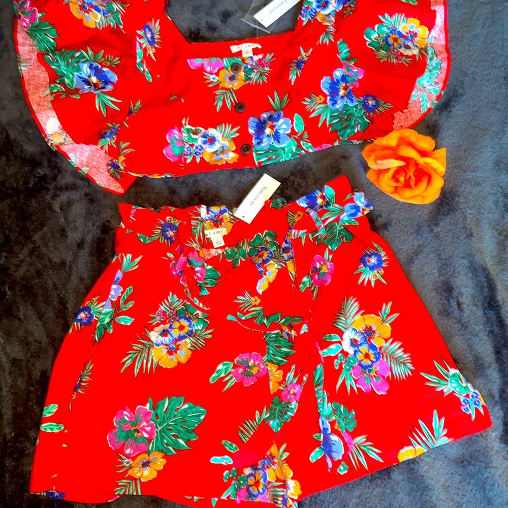 New 2 piece red tropical babe shirt set Large